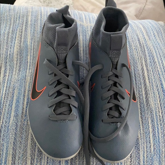 Nike Mercurial Superfly 6 Soccer Cleats - Picture 2 of 2